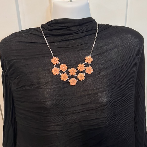 Charming Charlie peach color floral necklace - Picture 4 of 4